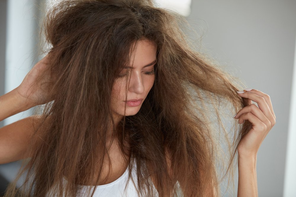 Как защитить волосы от ветра и мороза?