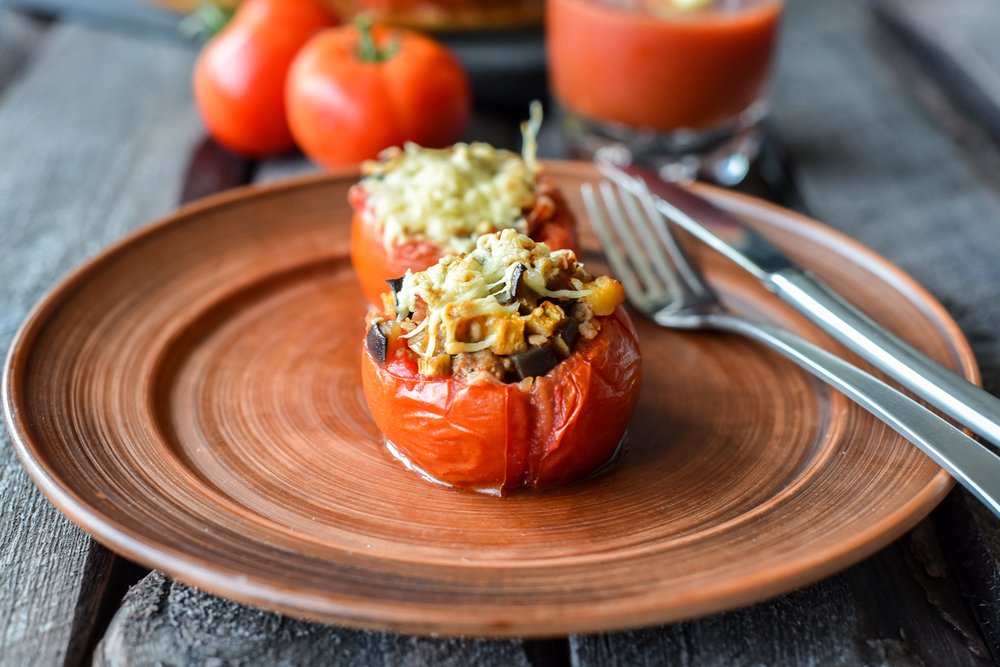 Вкусные рецепты: фаршированные томаты