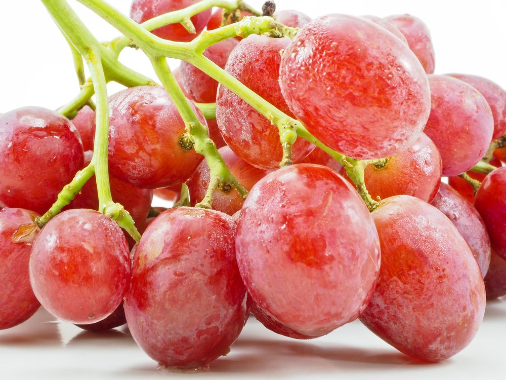 Полезное питание: красный виноград на десерт