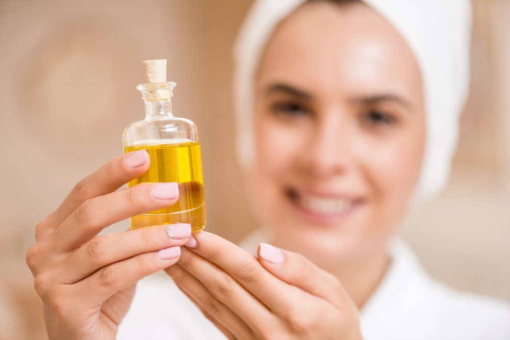 Гидрофильное масло: чем оно полезно для кожи?