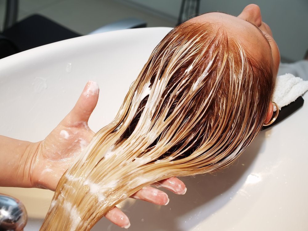 Как действуют бальзамы для ухода за волосами