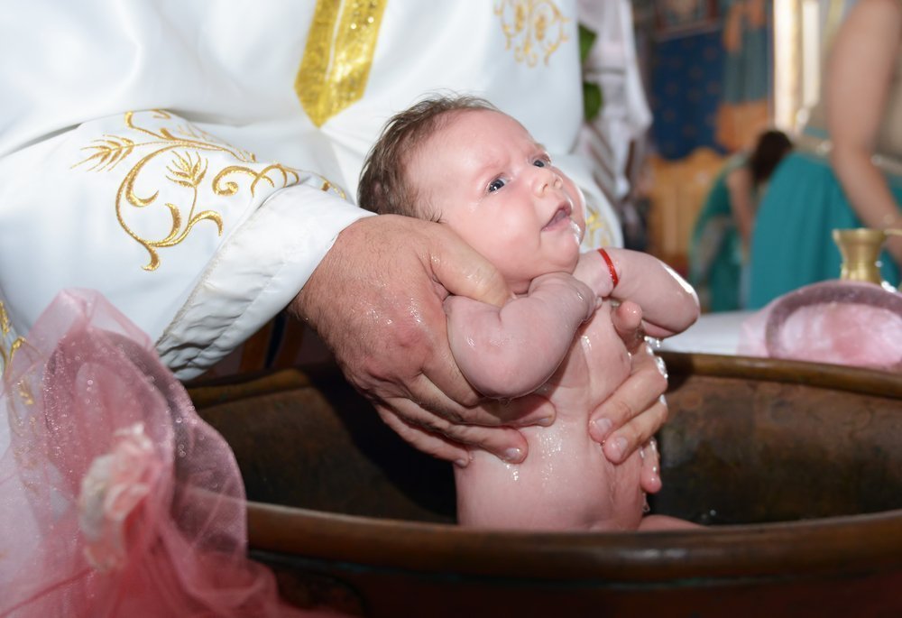 Особенности крещения малыша