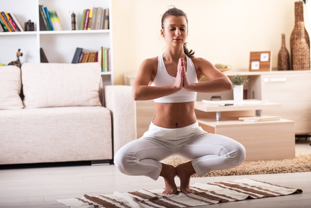 Йога для начинающих поклонников ЗОЖ в домашних условиях