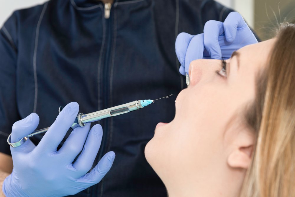 Проведение местной анестезии в стоматологии