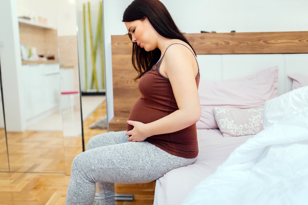 Причины образования паховой грыжи у беременных