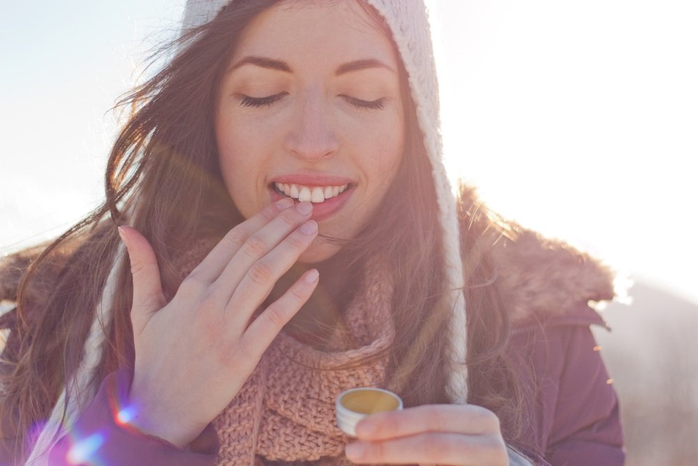 Как еще можно защитить нежную кожу губ?