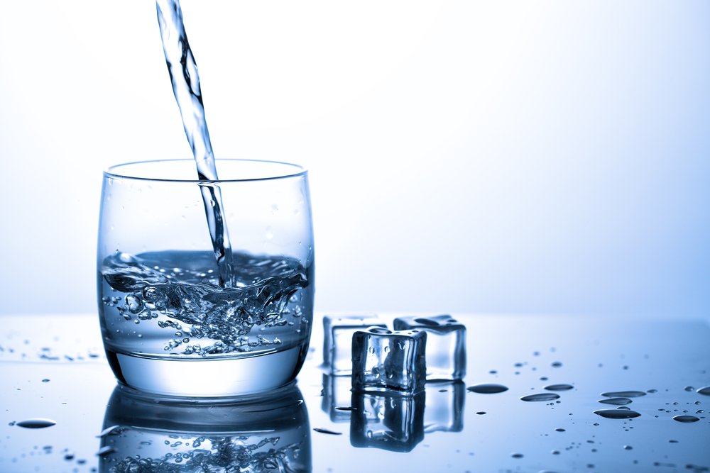 Роль воды в здоровом питании и ее влияние на тело человека
