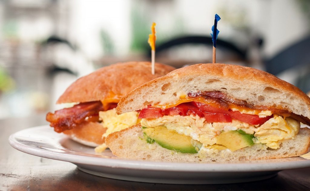 Кулинарное творчество для малышей: нарядные бутерброды к праздничному застолью