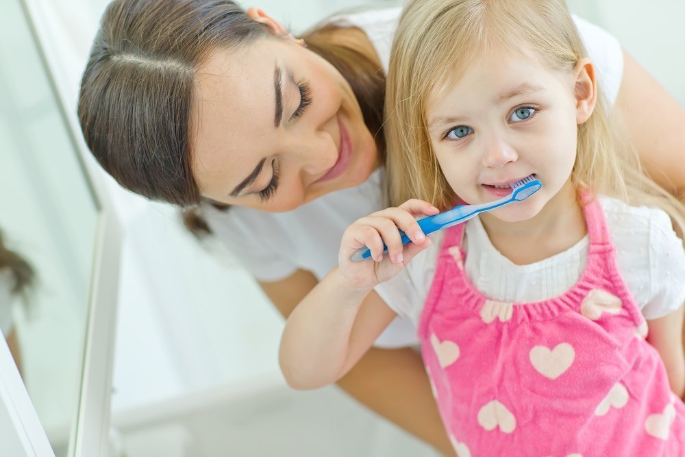Когда начинать чистить зубы малышу? Советы стоматологов