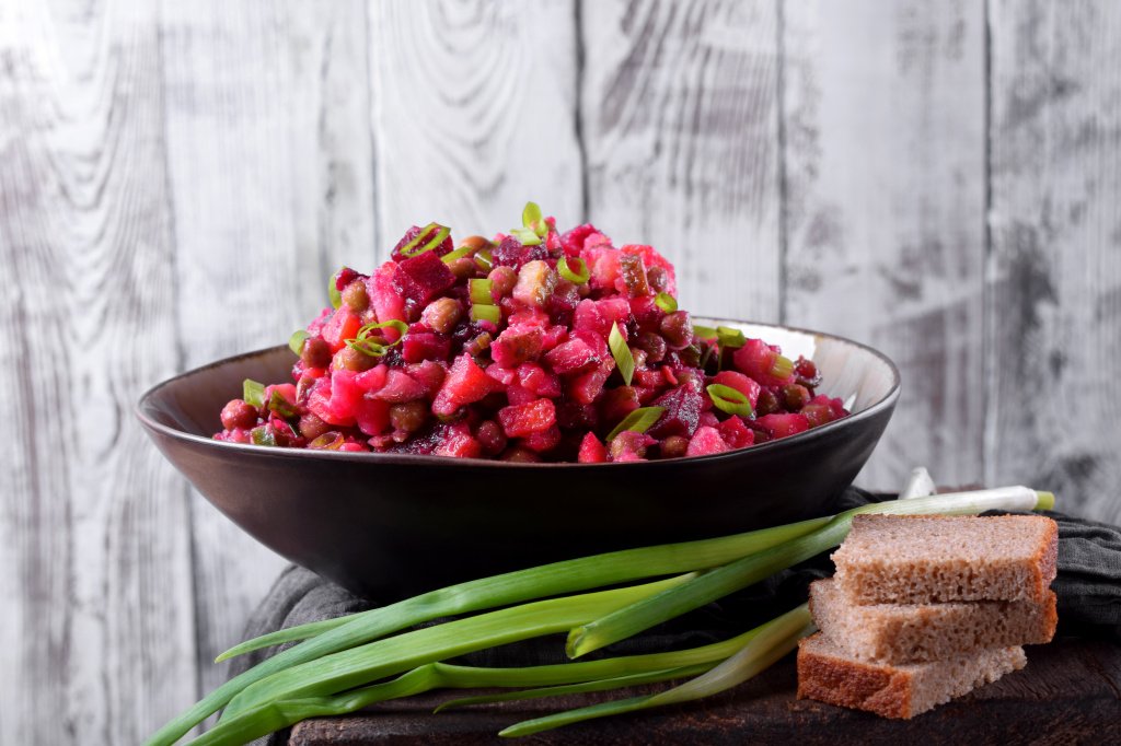 Винегрет – популярный салат из соленых овощей