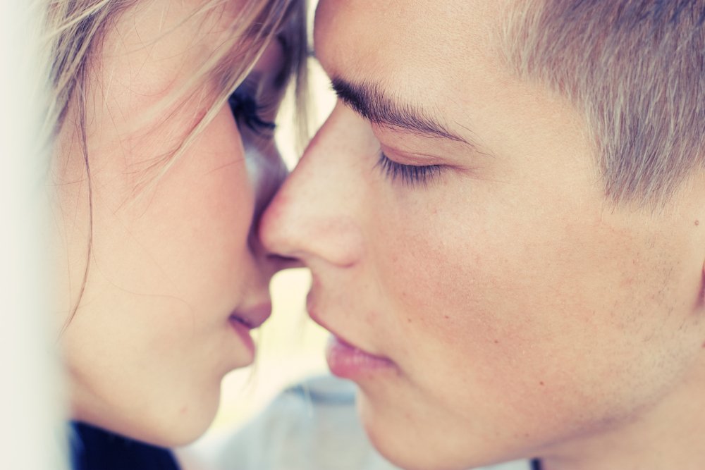1. Филемафобия: страх перед поцелуями