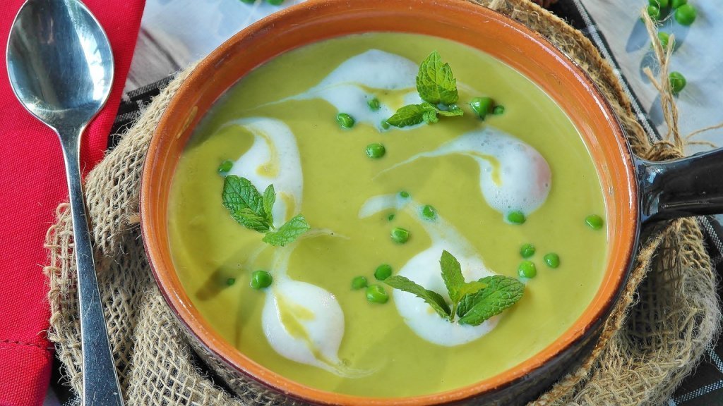 Польза овощей: сливочно-чесночный гороховый суп