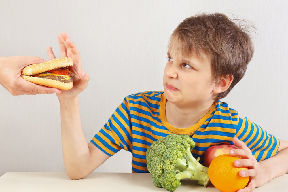 Правильное питание: как уговорить ребёнка есть полезные продукты?