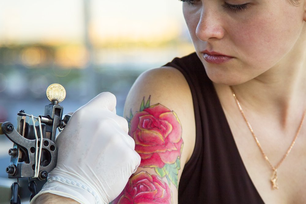 Татуировки на коже: взвесить все за и против