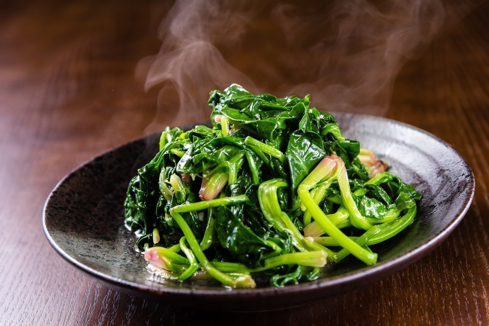 Зеленые листовые овощи: какие болезни провоцирует шпинат?