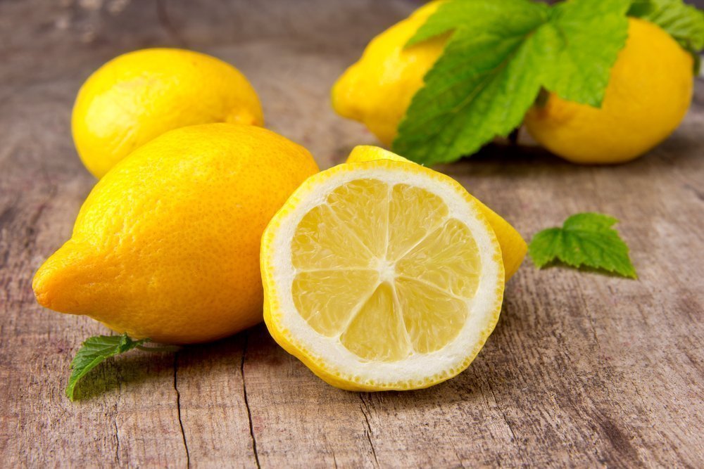 Здоровое питание: польза и вред лимона