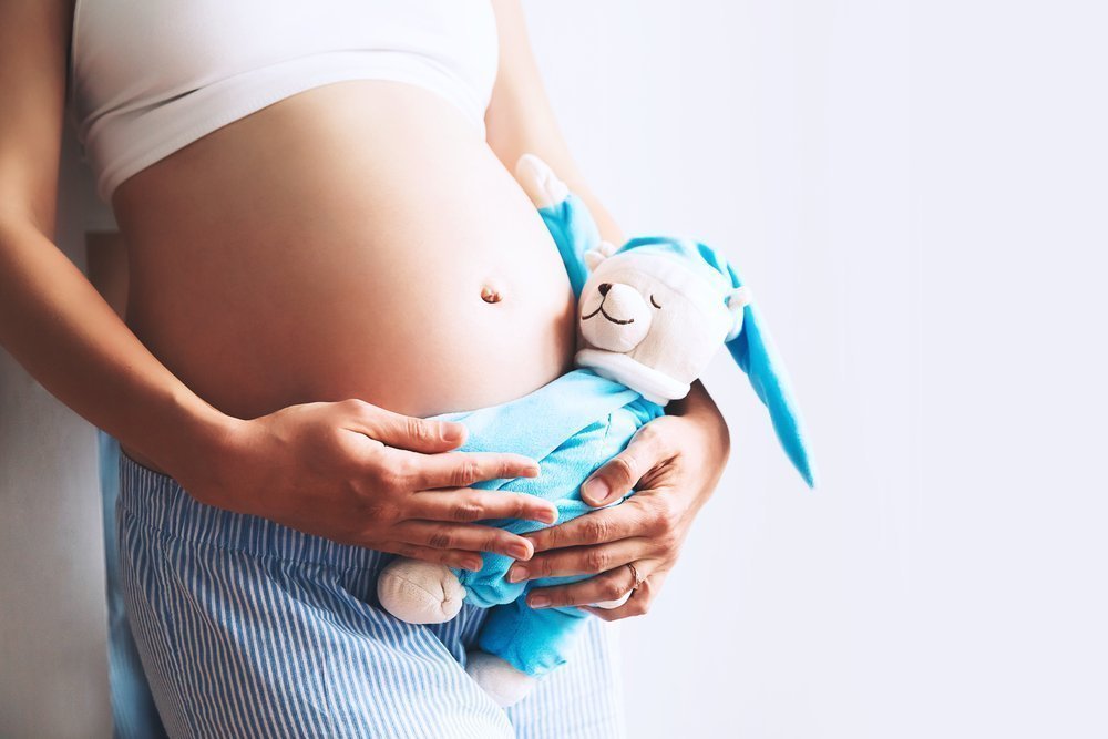 Миф № 9: частые изжоги беременной говорят о большом количестве волос на голове новорожденного