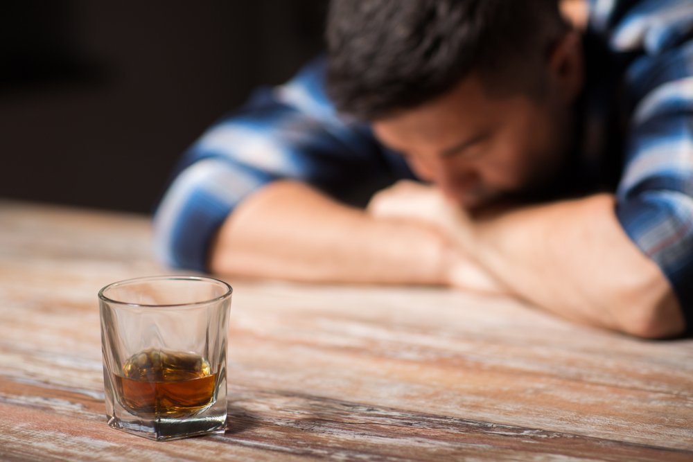 Как убедить больного начать лечение алкоголизма?