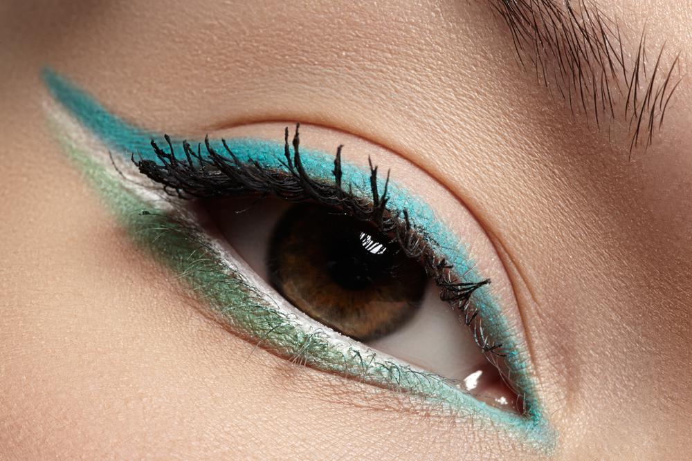 Belle idee per il trucco con l'eyeliner colorato