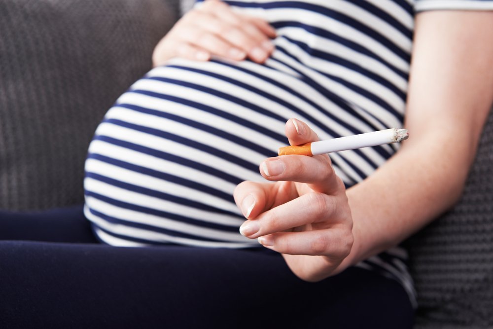 Как влияет курение при беременности на детей