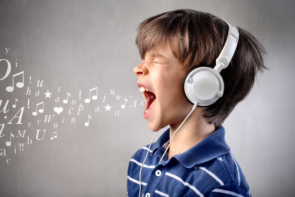 Готов ли ребёнок слушать музыку вне дома?