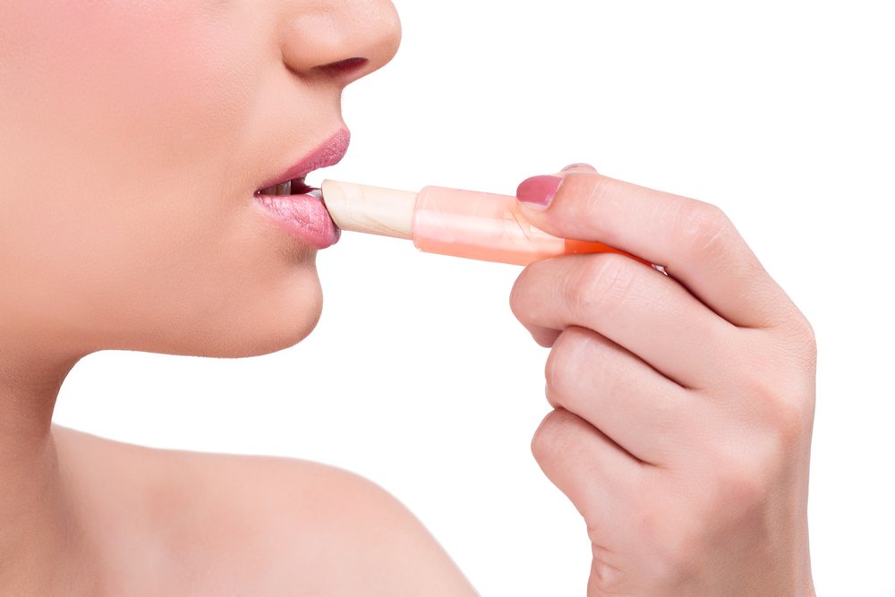 Как выбирать гигиеническую помаду для красоты и здоровья губ