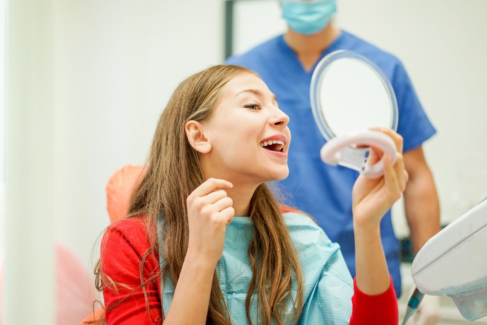Отбеливание зубов у стоматолога: подготовка