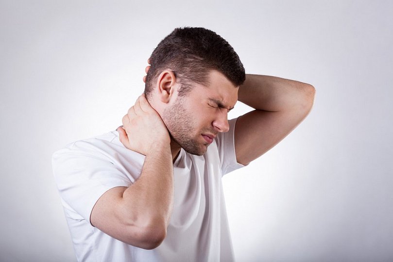 Шейная мигрень: симптомы и лечение