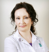 Дина Панченко, главный врач, высшая категория, дерматовенеролог, косметолог. Аккредитованный эксперт Росздравнадзора РФ по Иркутской области по специальности «Косметология», ассистент кафедры рефлексотерапии и косметологии Иркутской государственной медицинской академии последипломного образования (ИГМАПО)