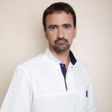 Василий Тарасенко, кандидат медицинских наук, член международного общества эстетических хирургов, заведующий отделением пластической хирургии международной группы клиник МедиЭстетик (Санкт-Петербург)