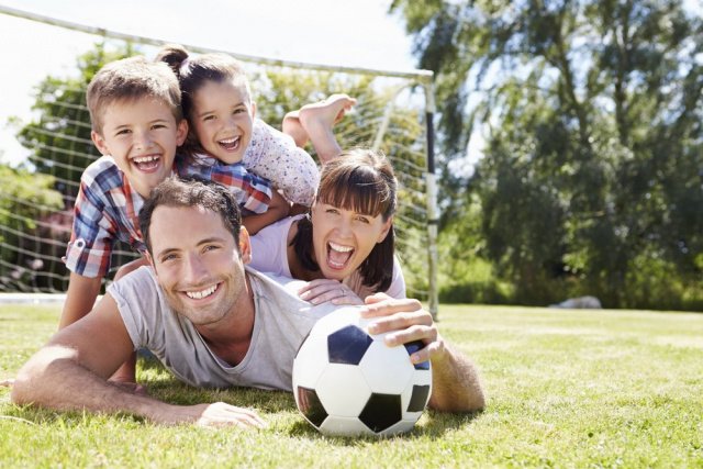Спортивная семья: польза и виды совместных фитнес-тренировок