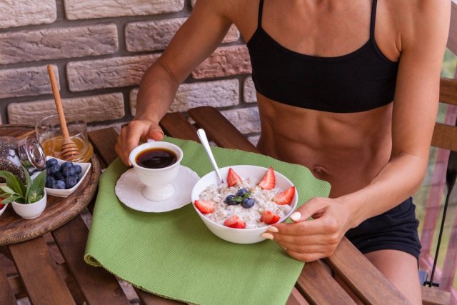 Питание перед утренней тренировкой: правила и варианты завтраков