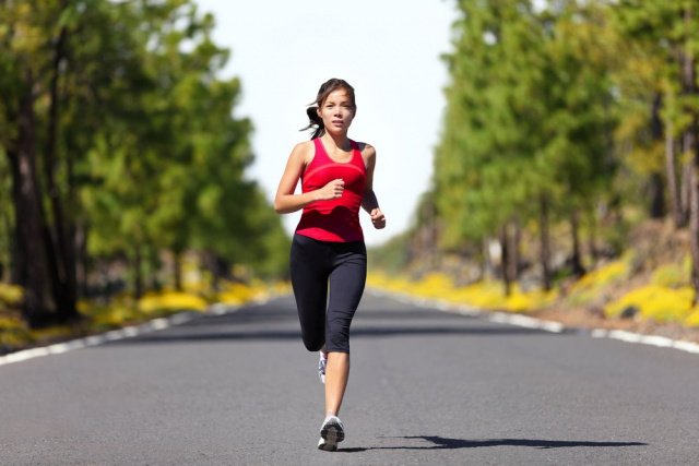 Что дает женщине бегать на свежем воздухе в любом возрасте и сколько нужно бегать 30 дней