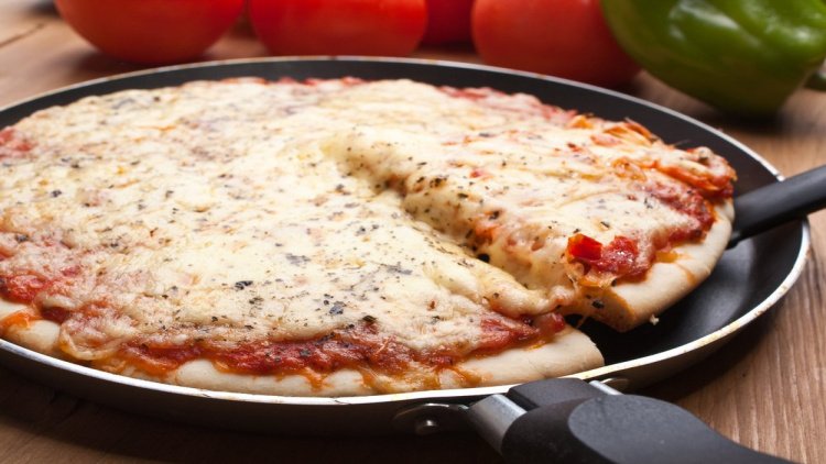 Пицца на сковороде: рецепт приготовления