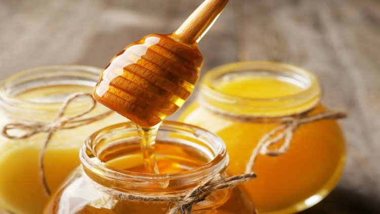 Мед как замена сахару: как правильно?