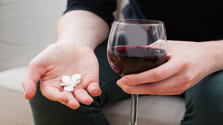 Алкоголь и лекарства – можно ли совмещать?