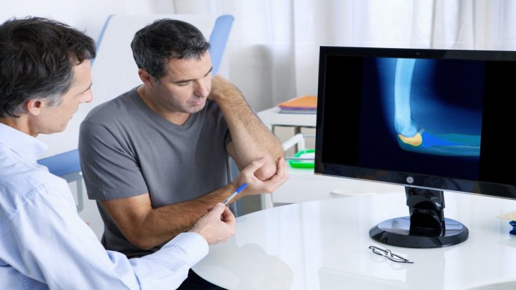 Диагностика ревматоидного артрита: когда нужна запись к ревматологу?