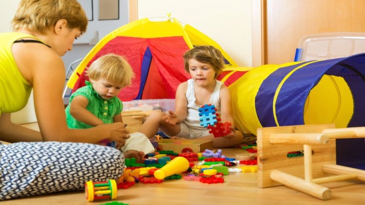 Воспитание детей в домашних условиях: плюсы и минусы