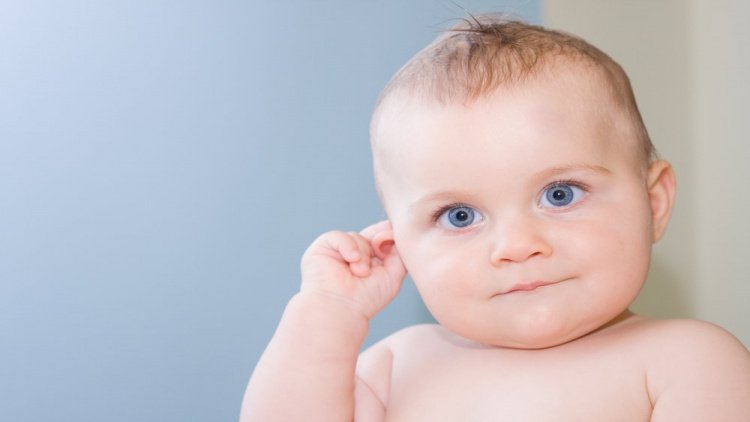 Почему у малышей часто болят ушки?