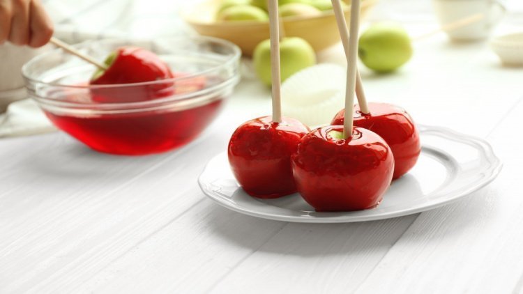 Рецепты сладких блюд: яблоки в карамели