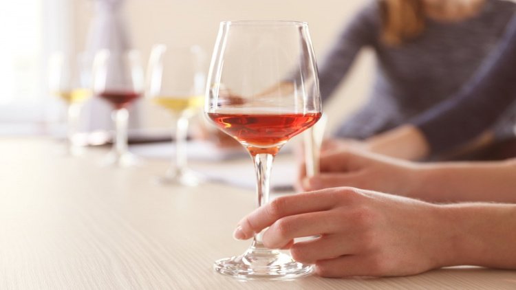 «Небольшие дозы алкоголя повышают работоспособность»