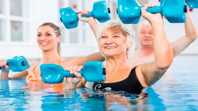 Водный комплекс упражнений для укрепления мышц