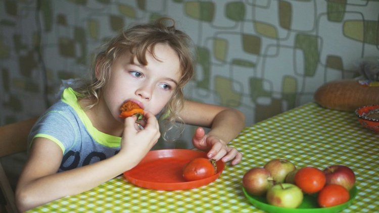 Состав хурмы: минералы витамины для ребёнка