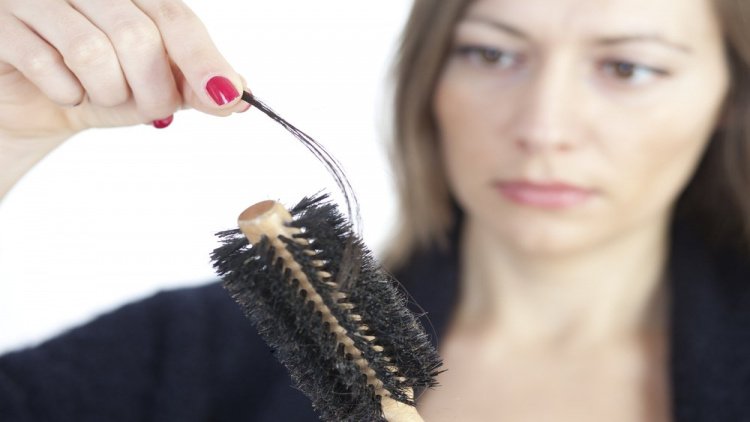6. Сильный стресс приводит к выпадению волос