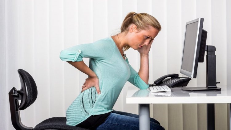 Плохие привычки для позвоночника и другие причины боли в спине