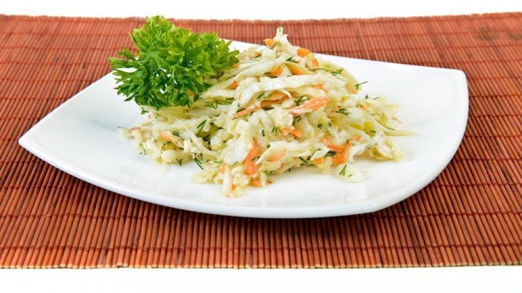 Полезные рецепты салатов из капусты