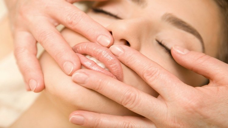 Здоровье кожи губ: массаж
