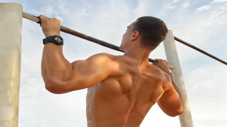 Как правильно выполнять упражнения для мышц плеч?