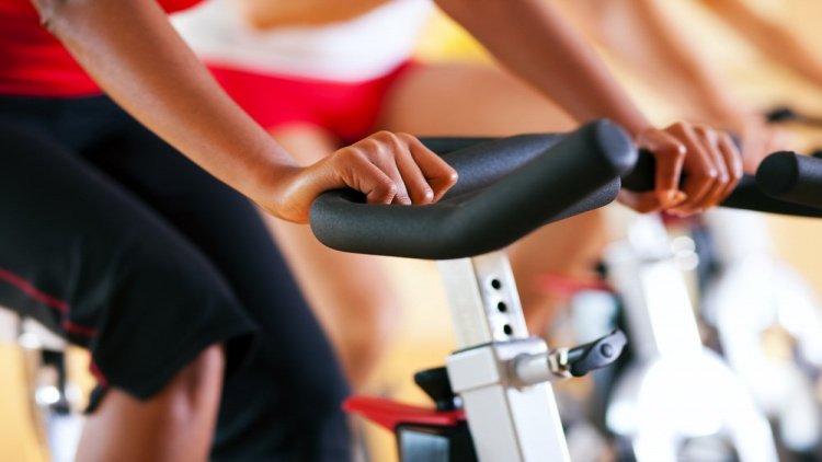 Польза и противопоказания к занятиям фитнесом на велотренажере