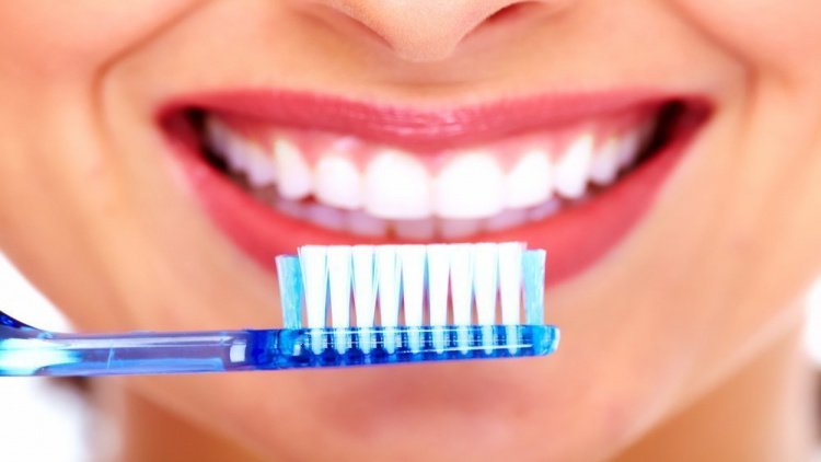 Лучшая борьба с перекусами — чистка зубов
